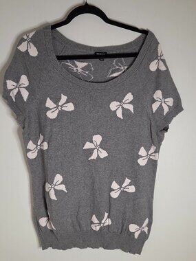 Short Sleeve Bow Sweater